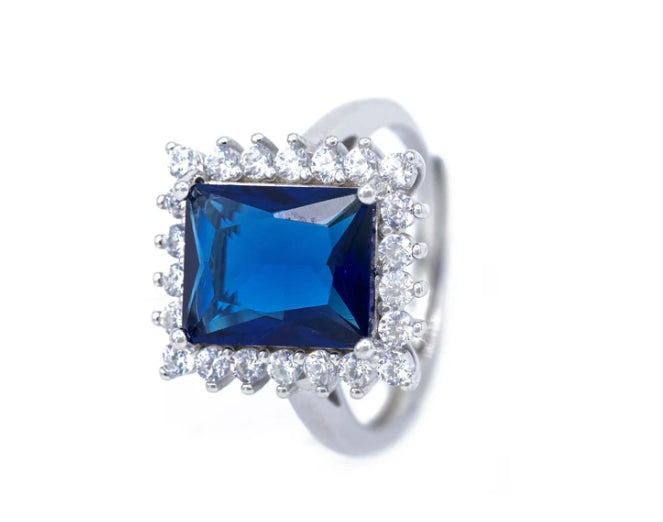 Anello quadrato con strass (AN014)