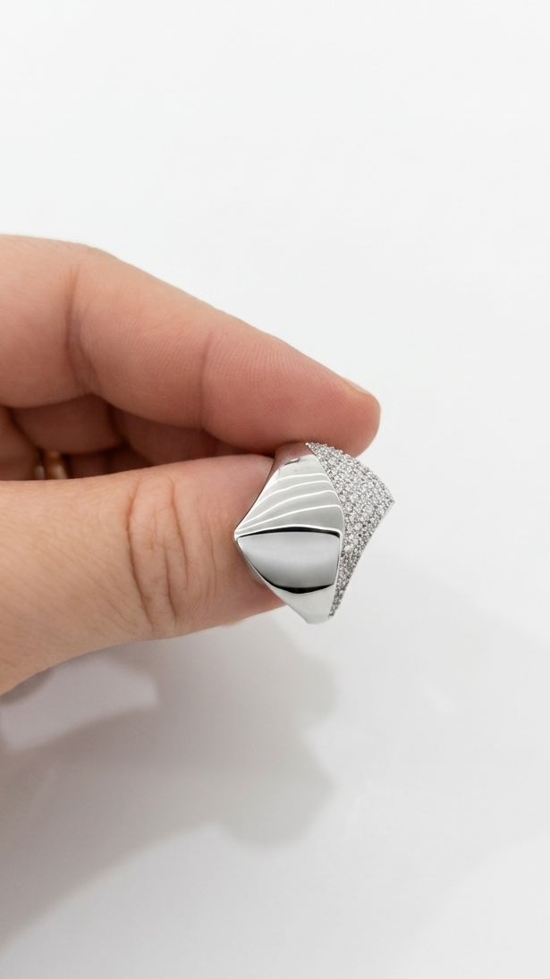 Anello Creazione metà zircone metà liscio